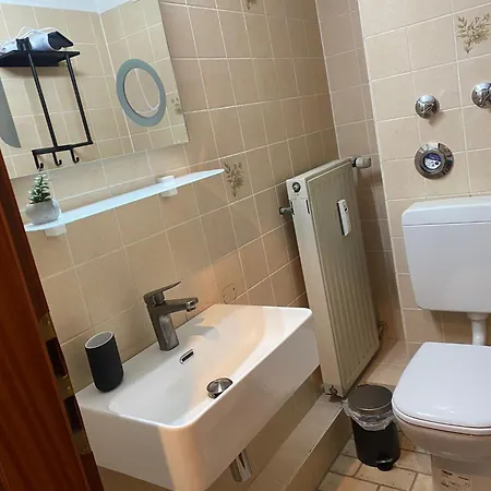 Charmante 1 Zimmerwohnung Mit Stellplatz